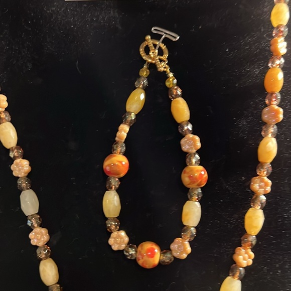 Lemon chalcedony parure set of necklace, bracelet, earrings with sun focal piece - Picture 5 of 5